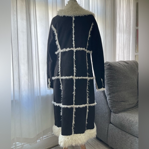 MYRIAD MEMORIES FAUX FUR COAT - Picture 9 of 11